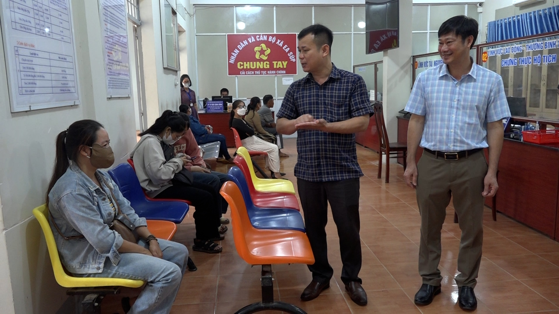Bí thư Đảng ủy Đỗ Xuân Dũng thăm, kiểm tra một số khu vực trên địa bàn xã